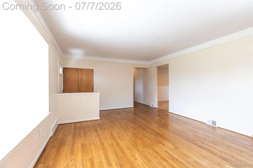 27268 Wagner Drive Warren City MI 48093