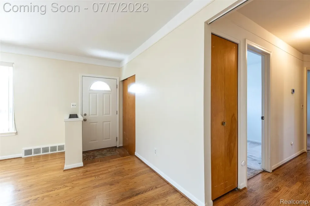 27268 Wagner Drive Warren City MI 48093
