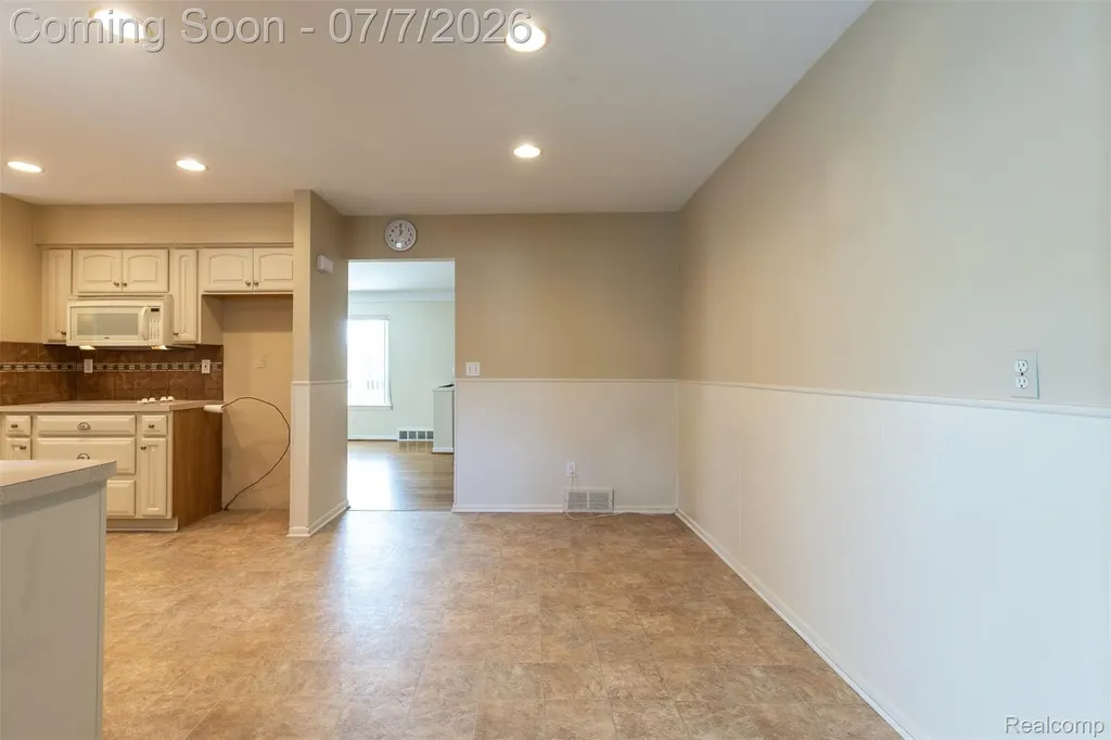27268 Wagner Drive Warren City MI 48093