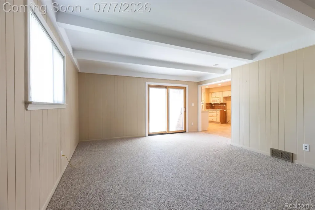 27268 Wagner Drive Warren City MI 48093