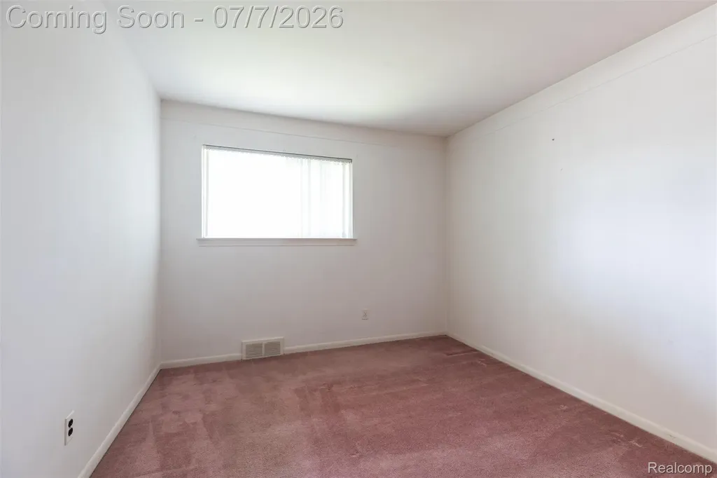 27268 Wagner Drive Warren City MI 48093