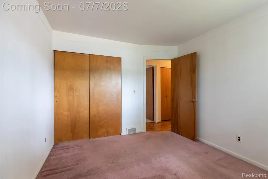 27268 Wagner Drive Warren City MI 48093