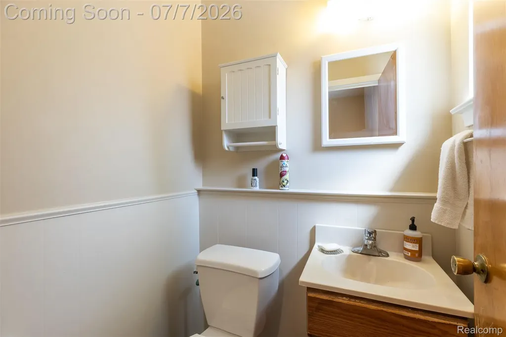 27268 Wagner Drive Warren City MI 48093