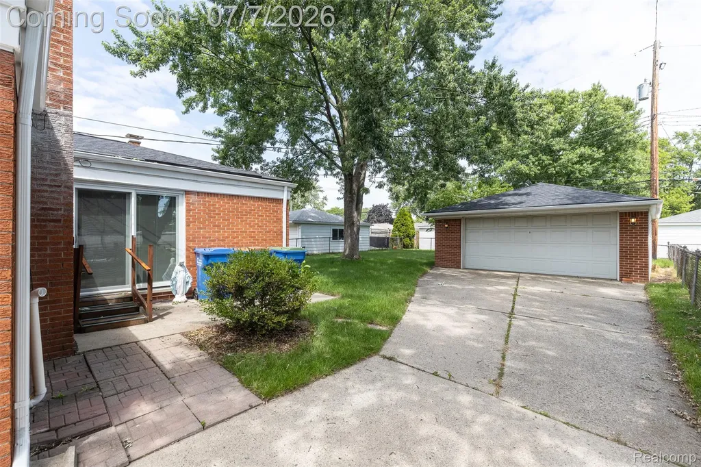 27268 Wagner Drive Warren City MI 48093
