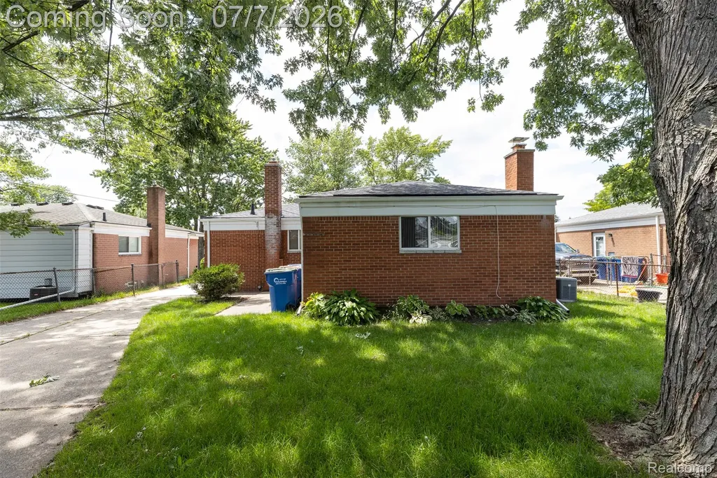 27268 Wagner Drive Warren City MI 48093