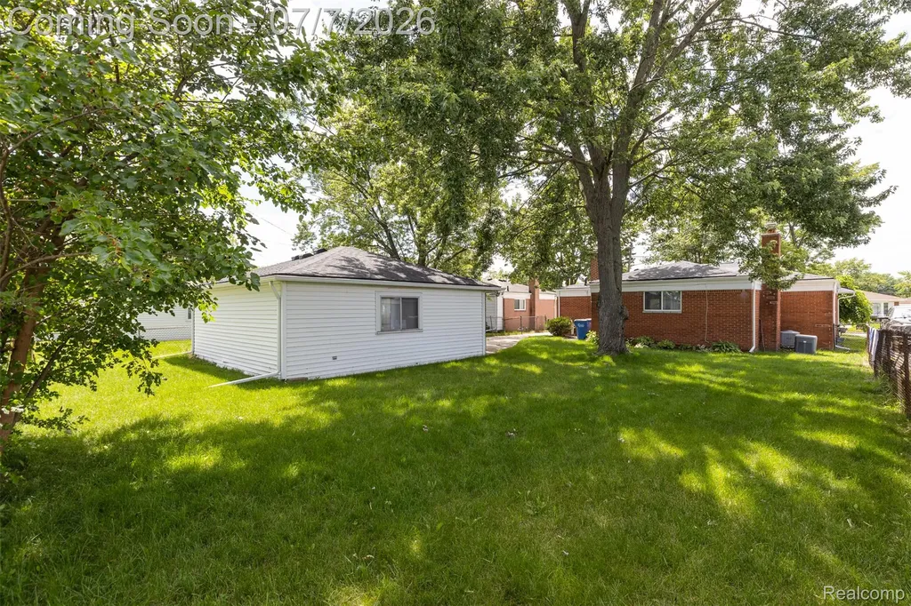 27268 Wagner Drive Warren City MI 48093