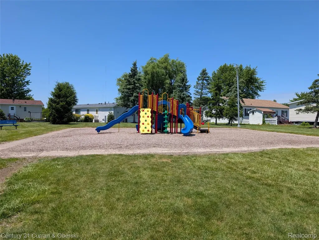 29319 Maple Flat Rock City MI 48134