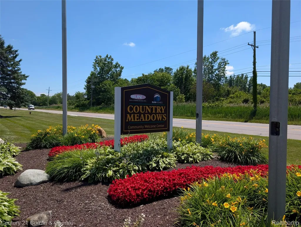 29319 Maple Flat Rock City MI 48134