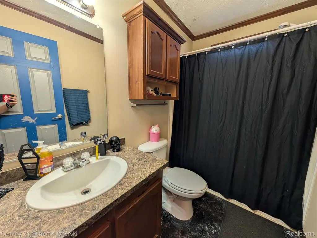 29319 Maple Flat Rock City MI 48134