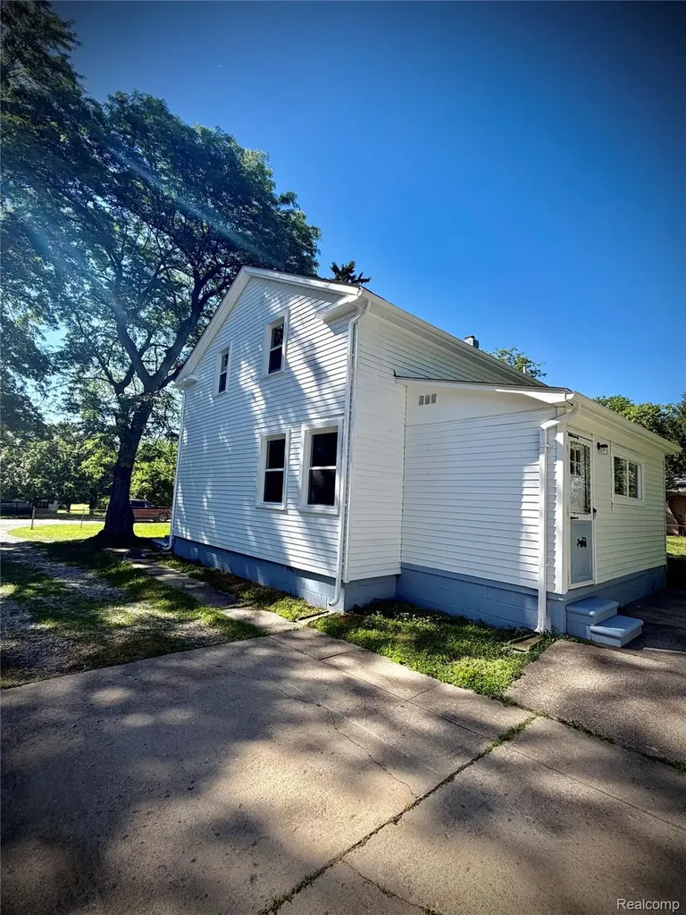 50730 Fairchild Road Chesterfield Township MI 48051