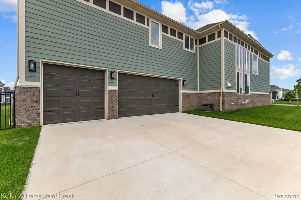 19376 Ryan Drive Macomb Township MI 48042