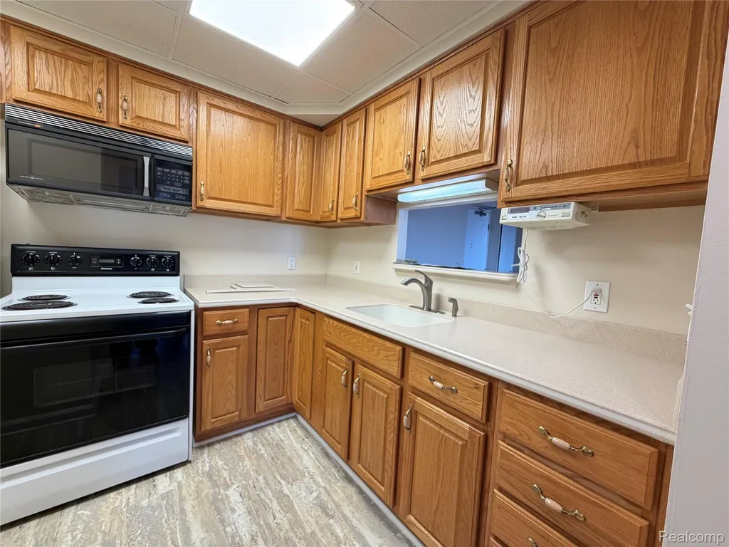 21800 Morley Avenue Dearborn City MI 48124