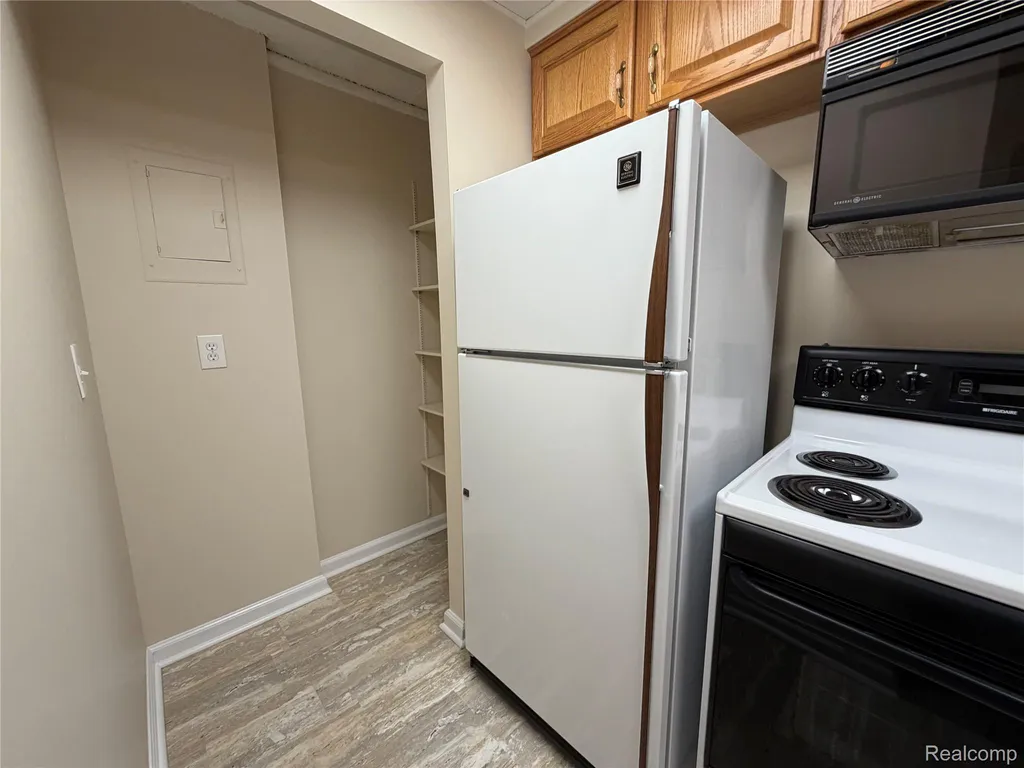 21800 Morley Avenue Dearborn City MI 48124