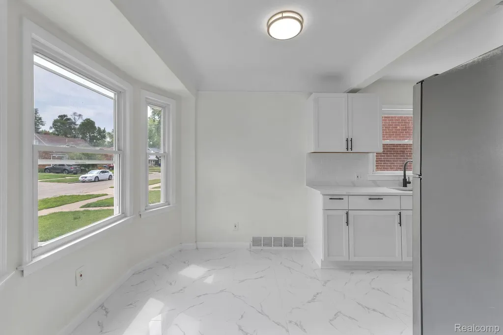 10015 Marion Redford Charter Township MI 48239