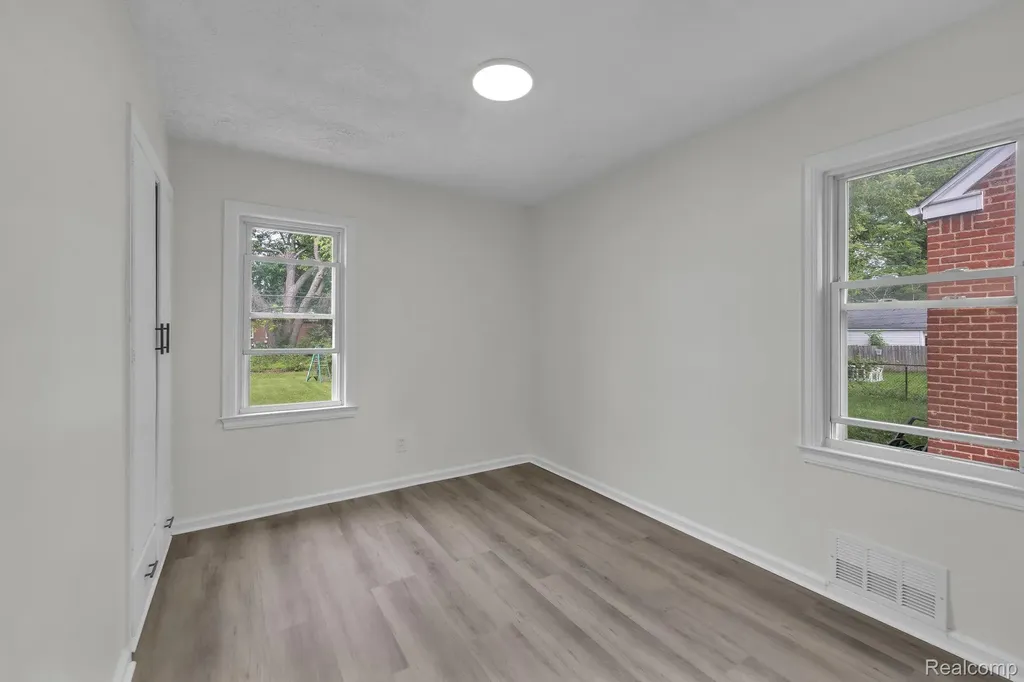 10015 Marion Redford Charter Township MI 48239
