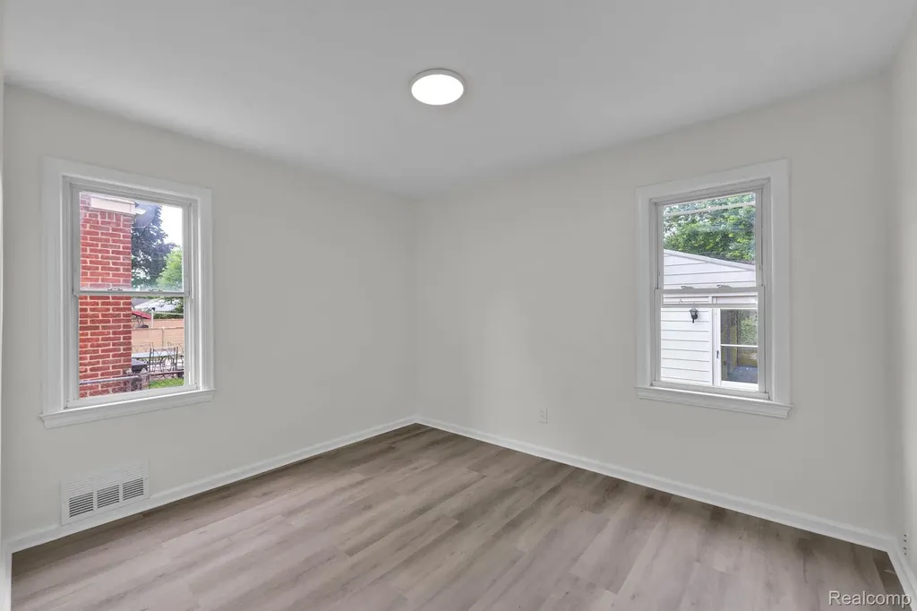 10015 Marion Redford Charter Township MI 48239