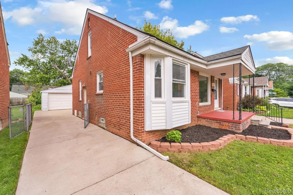 10015 Marion Redford Charter Township MI 48239