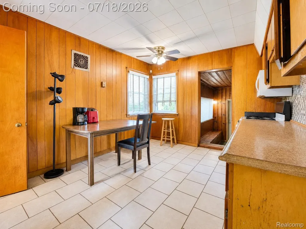 19664 Brady Redford Charter Township MI 48240