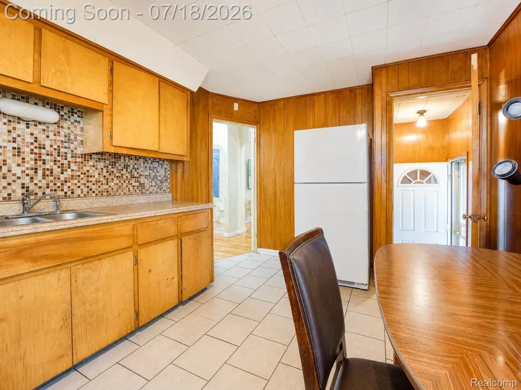 19664 Brady Redford Charter Township MI 48240