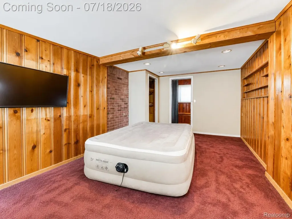 19664 Brady Redford Charter Township MI 48240