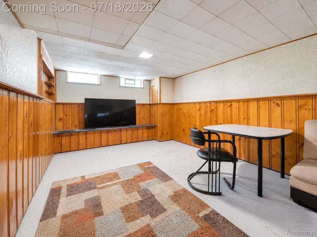 19664 Brady Redford Charter Township MI 48240