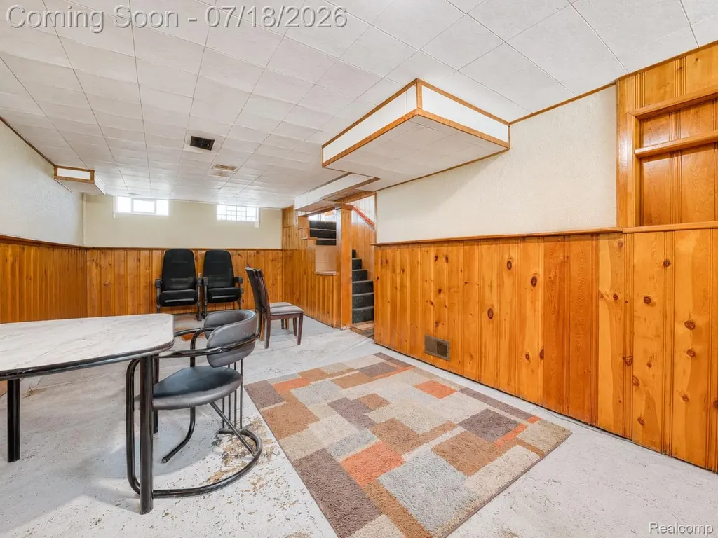 19664 Brady Redford Charter Township MI 48240