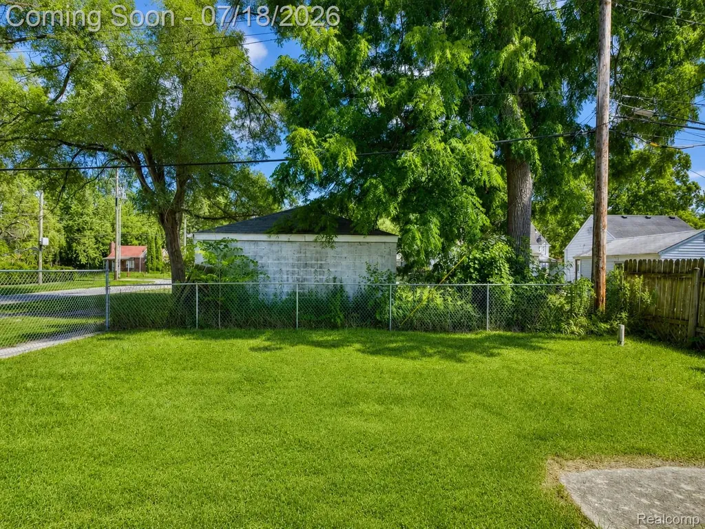 19664 Brady Redford Charter Township MI 48240