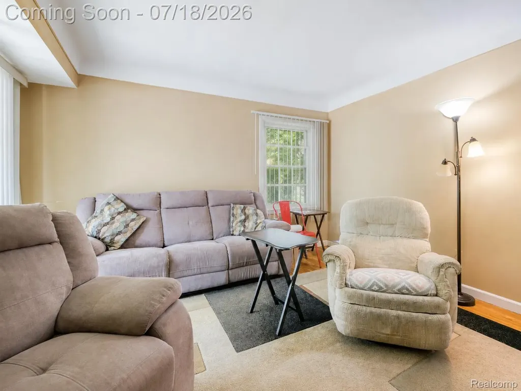 19664 Brady Redford Charter Township MI 48240