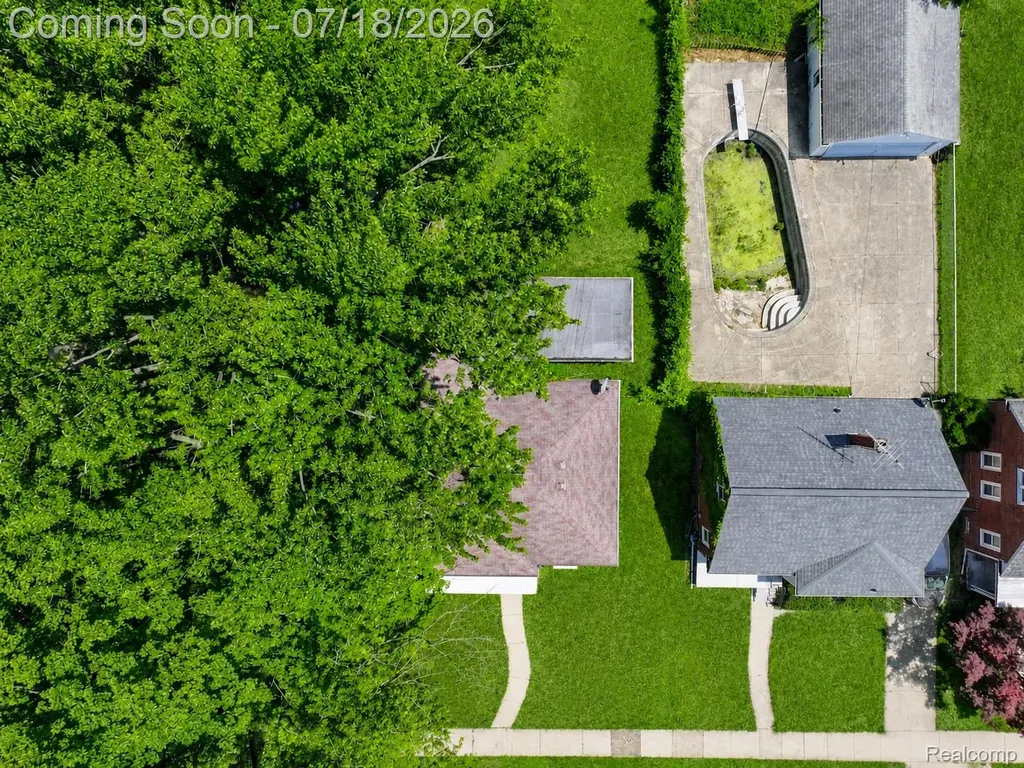 19664 Brady Redford Charter Township MI 48240