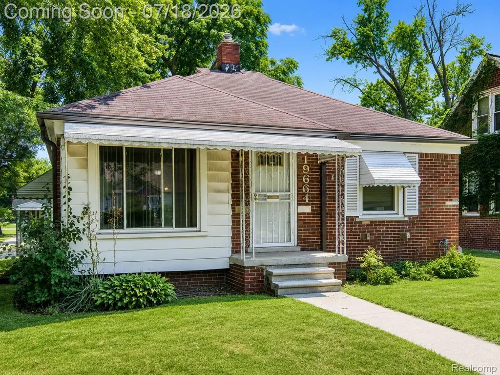 19664 Brady Redford Charter Township MI 48240