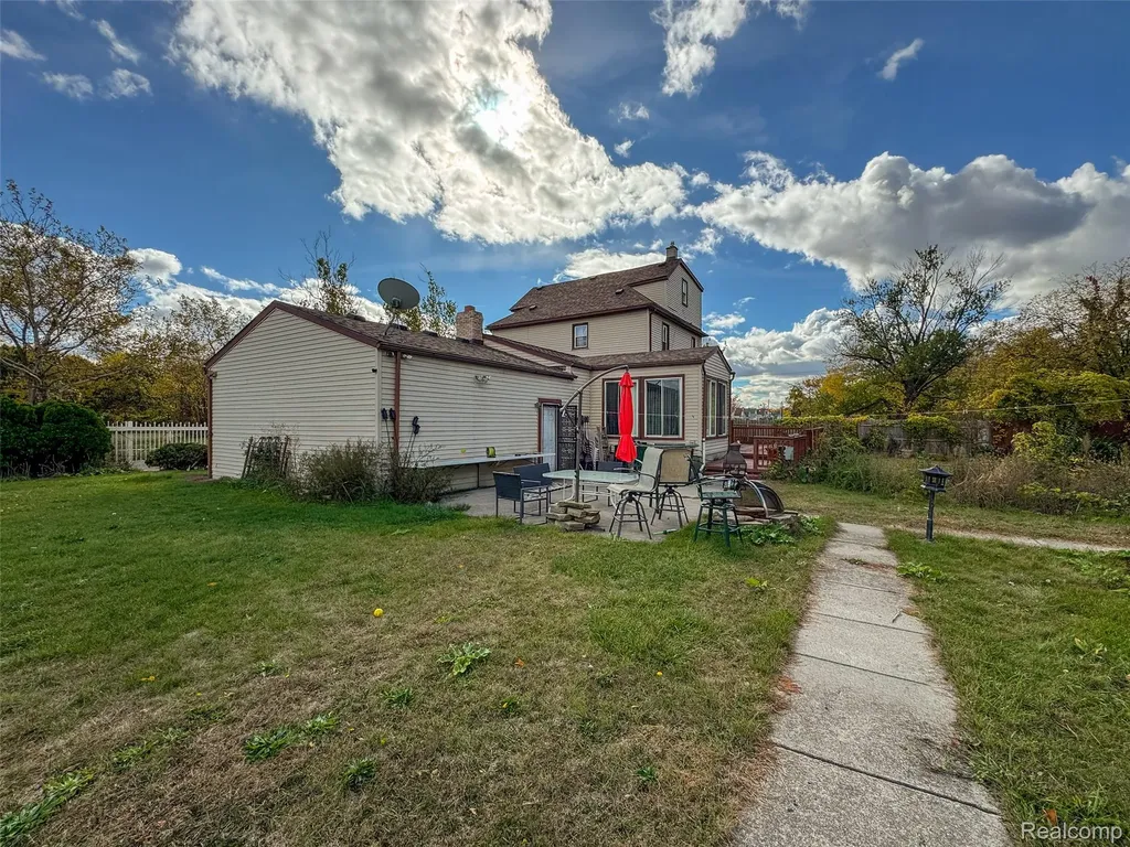 991 E Euclid Street Detroit City MI 48211