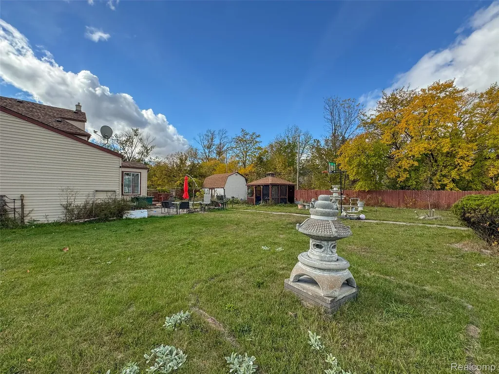 991 E Euclid Street Detroit City MI 48211