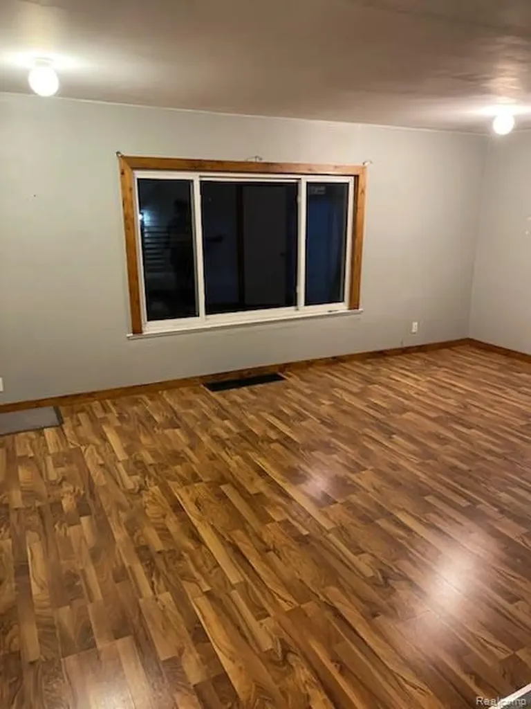 639 S 28th Street Buena Vista Charter Township MI 48601