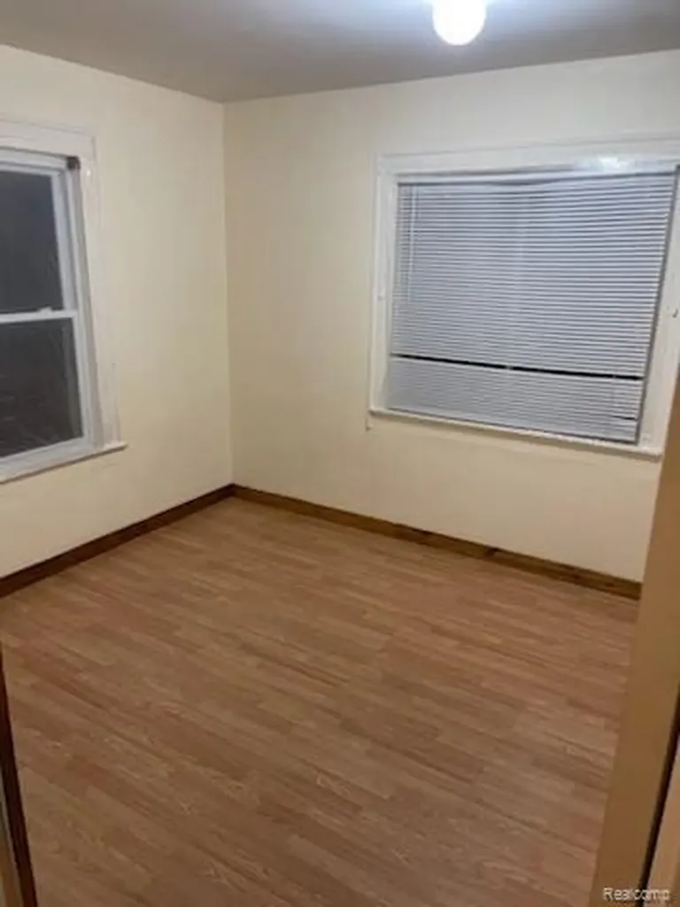 639 S 28th Street Buena Vista Charter Township MI 48601