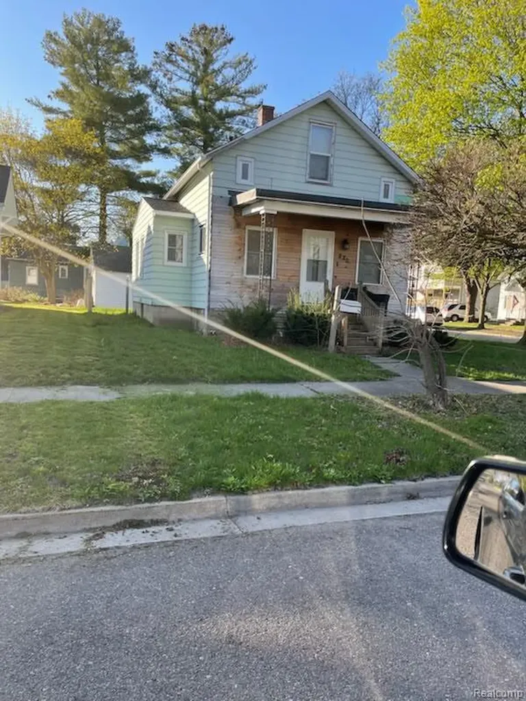220 S Carolina Street Saginaw City MI 48602