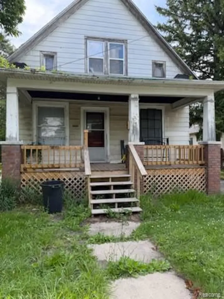 2627 Schaefer Street Saginaw City MI 48602