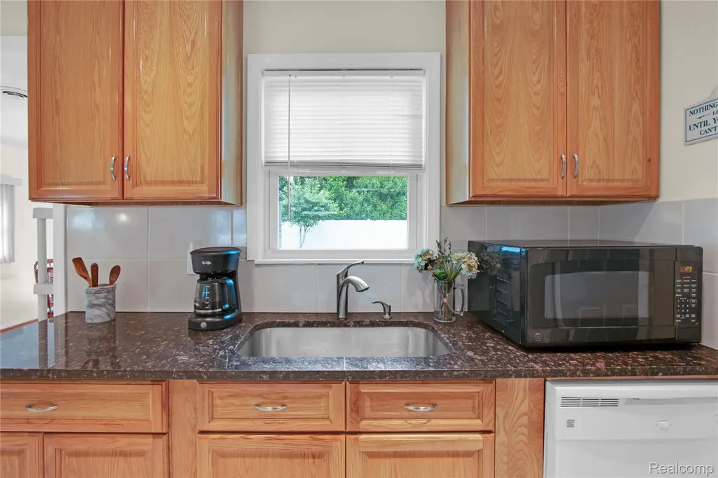 16899 Beech Daly Road Redford Charter Township MI 48240