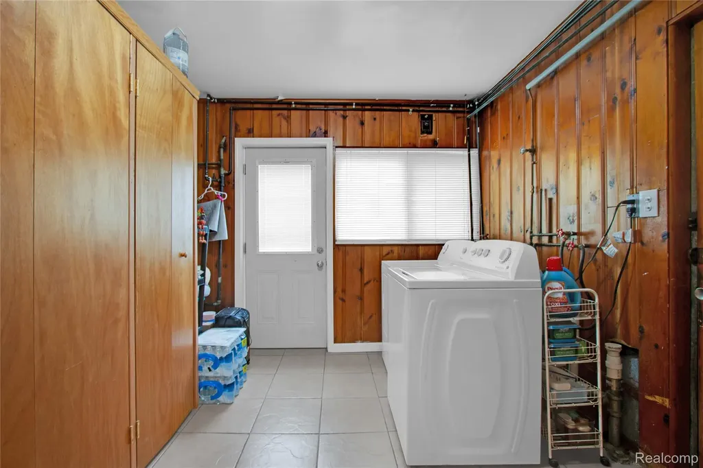 16899 Beech Daly Road Redford Charter Township MI 48240