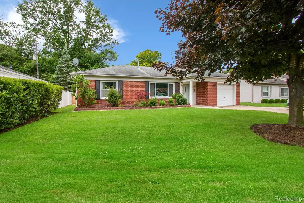 16899 Beech Daly Road Redford Charter Township MI 48240