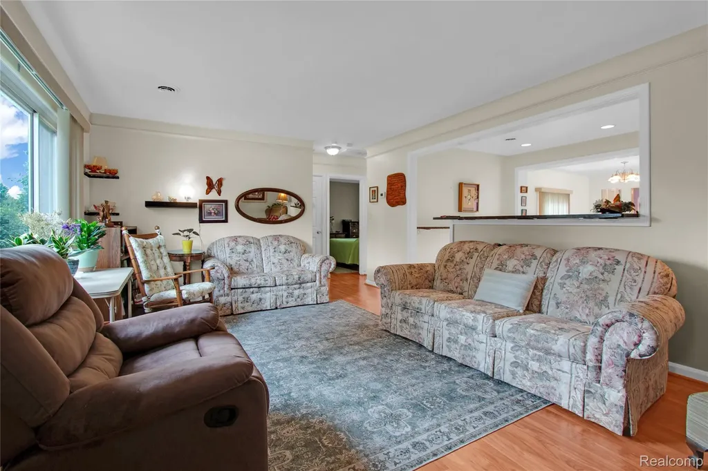 16899 Beech Daly Road Redford Charter Township MI 48240