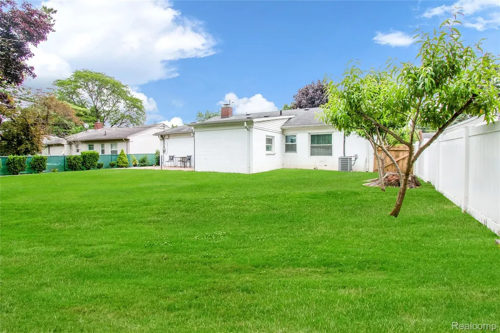 16899 Beech Daly Road Redford Charter Township MI 48240