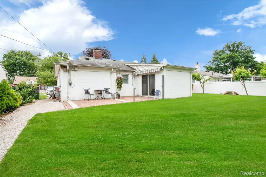 16899 Beech Daly Road Redford Charter Township MI 48240