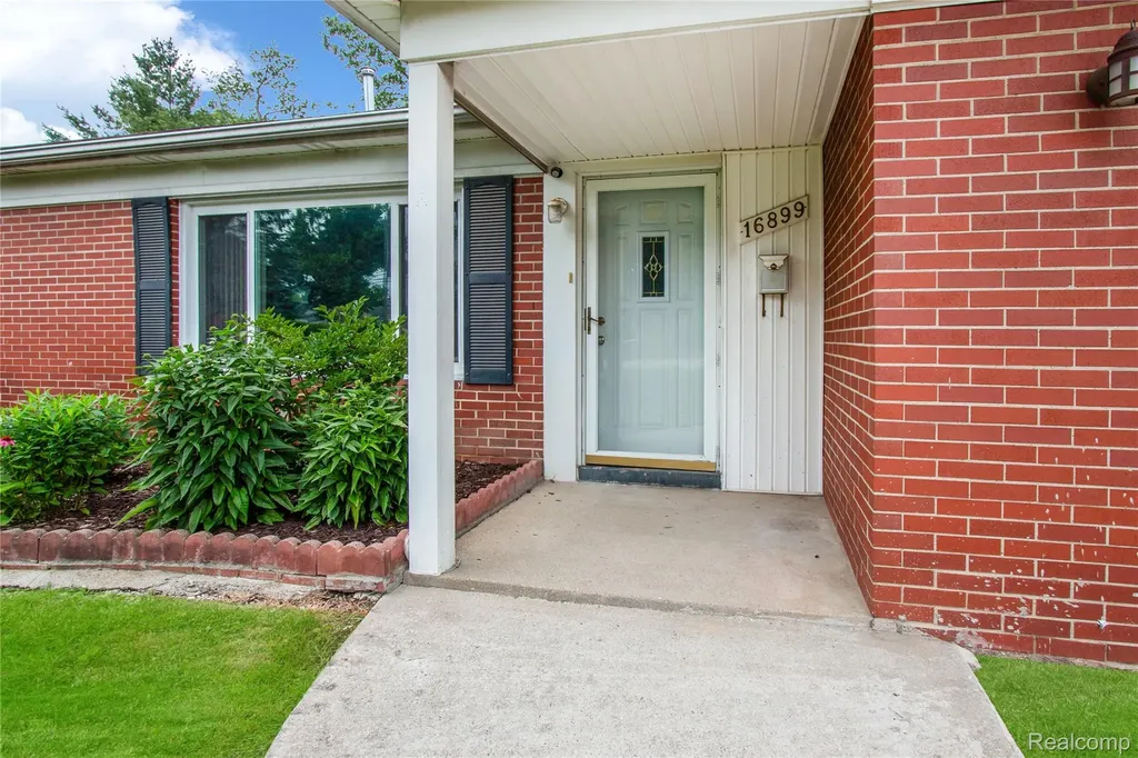 16899 Beech Daly Road Redford Charter Township MI 48240