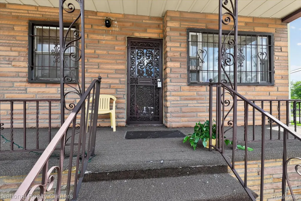 13814 Newbern Street Detroit City MI 48212