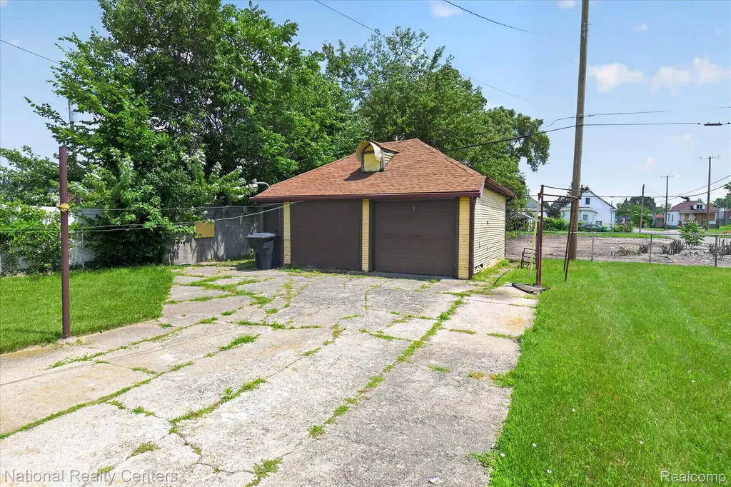 13814 Newbern Street Detroit City MI 48212