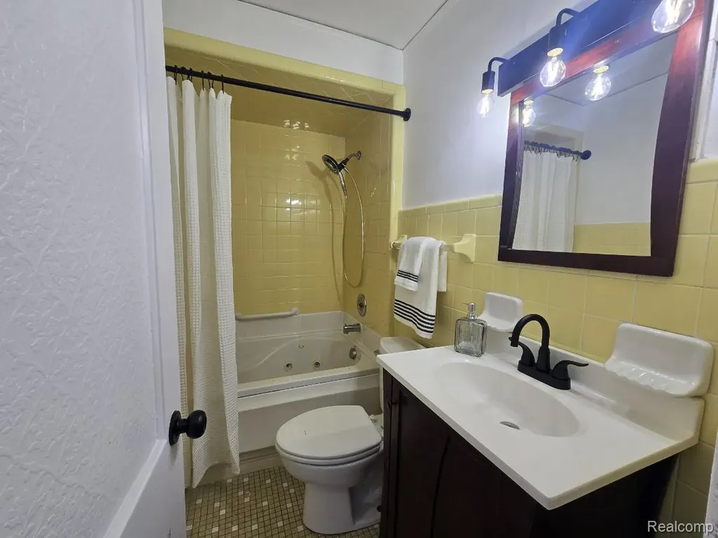 13009 Castle Street Southgate City MI 48195