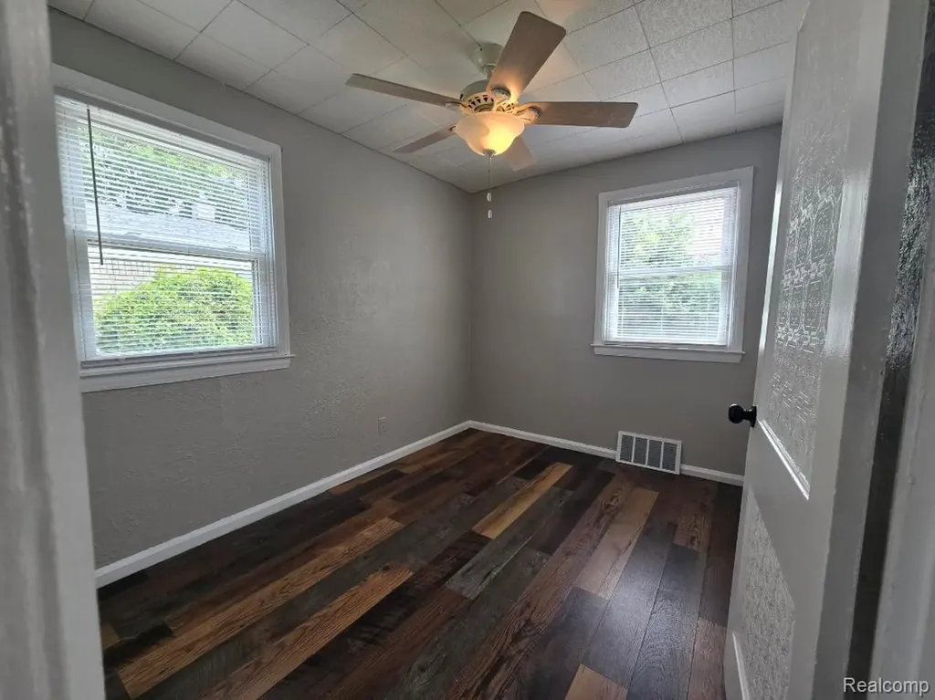 13009 Castle Street Southgate City MI 48195