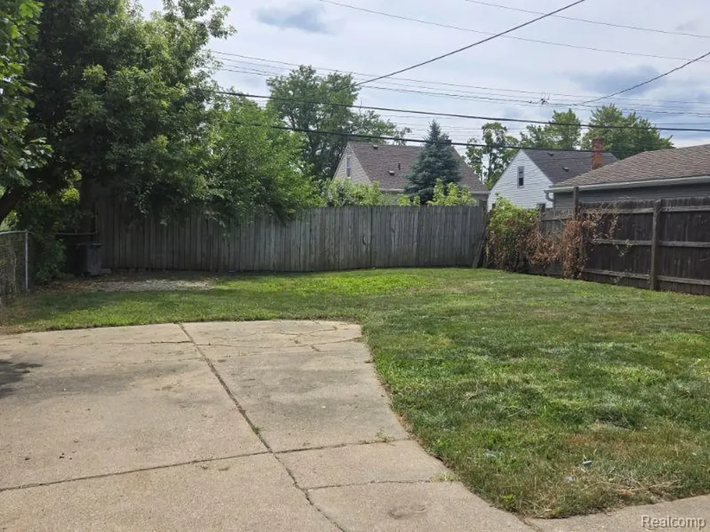 13009 Castle Street Southgate City MI 48195