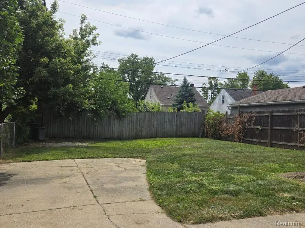 13009 Castle Street Southgate City MI 48195