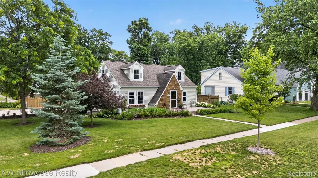 215 S Houghton Street Milford Village MI 48381